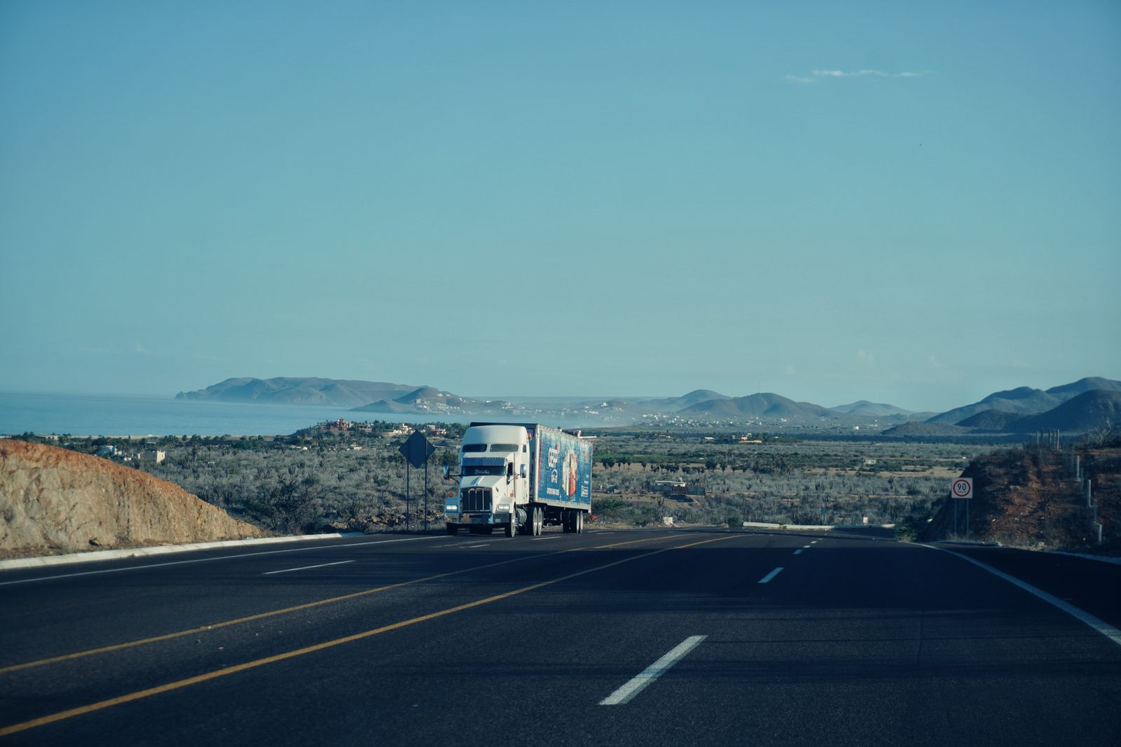 The road between Melbourne and Adelaide